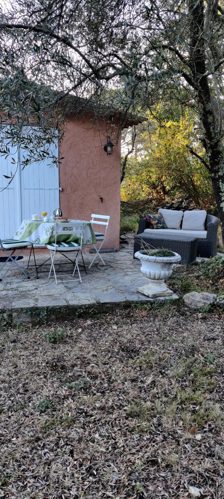 Отель Sous Les Oliviers Туррет Экстерьер фото